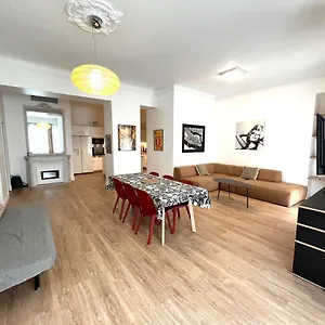 Large Haussmanian In The Heart Of Apartment